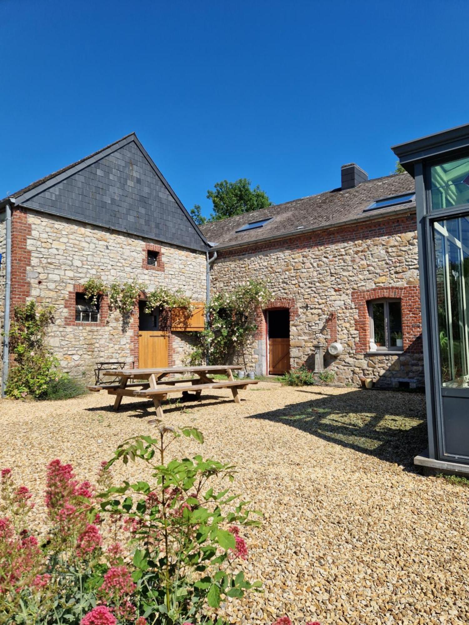 Habitat Bed & Breakfast Momignies Bagian luar foto
